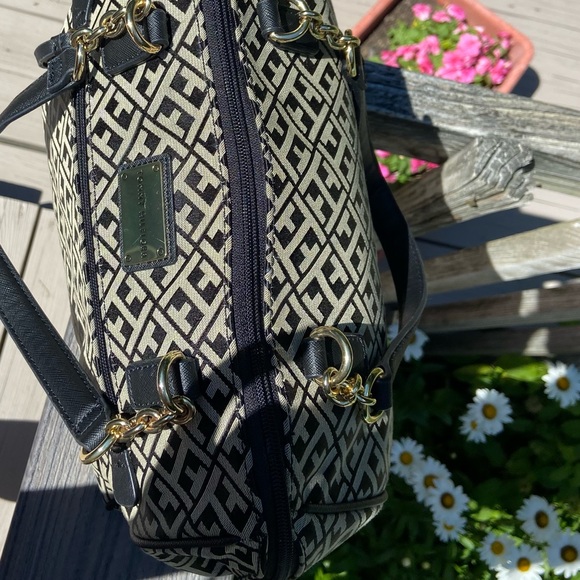 Tommy Hilfiger Signature Logo Handbag - Picture 7 of 11